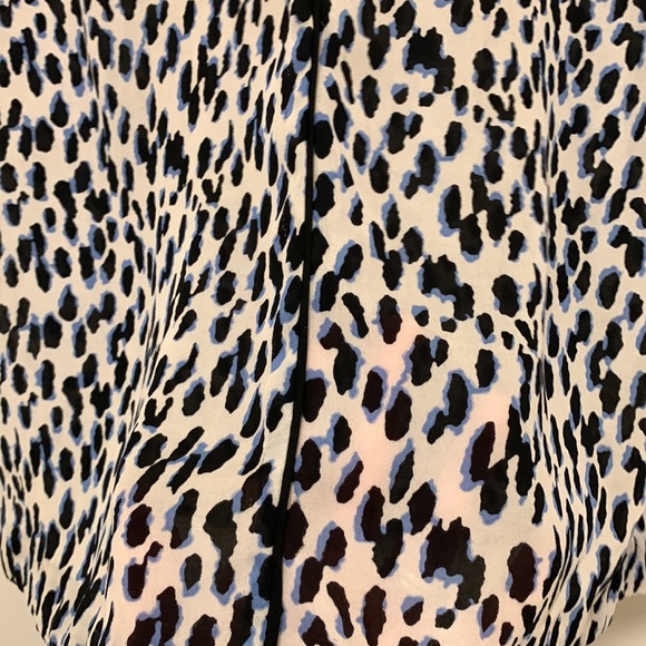 Banana Republic Animal Print Short Sleeve Ruffle Shirt. Size M. - Picture 4 of 15